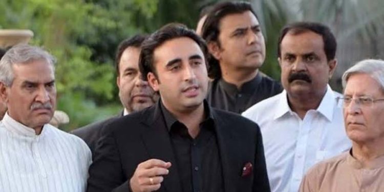 پی ٹی آئی کے باغی ارکان منظر عام پر، سندھ میں گورنرراج کی بازگشت