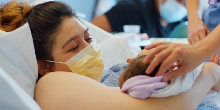 حاملہ خواتین کیلئے کرونا ویکسین خطرناک نہیں