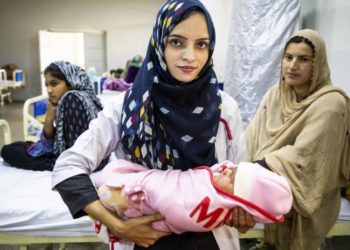 افغان مہاجر ڈاکٹر سلیمہ رحمٰن نوجوان نسل کیلئے مثال بن گئیں