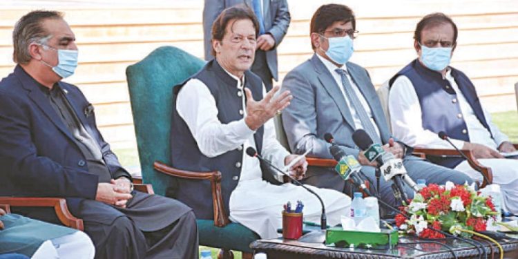وزیراعظم عمران خان کی سندھ حکومت کو کراچی کی ترقی میں تعاون کی پیش کش