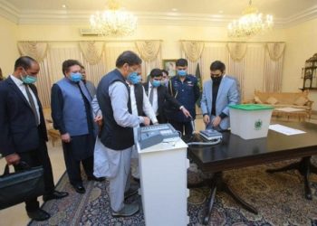الیکٹرونک ووٹنگ مشین کے معاملے پر حکومت پھر آمنے سامنے
