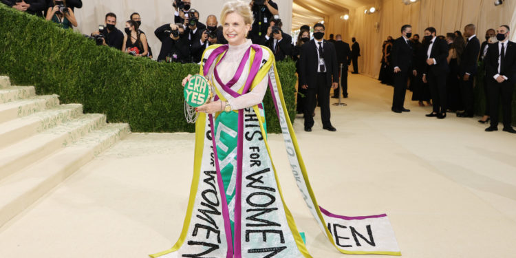 نیویارک کے ’میٹ گالا‘  میں لباس کے ذریعے صنفی امتیاز کے خلاف آواز بلند