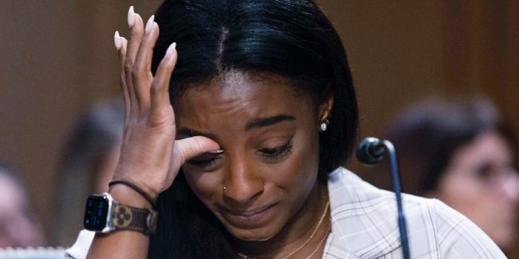 امریکی جمناسٹک اسٹار سیمون بائلزجنسی ہراسانی کو بیان کرتے ہوئے رو پڑیں