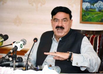 دستانے پہنے ہاتھوں نے نیوزی لینڈ کے دورے کی منسوخی کی سازش کی، شیخ رشید