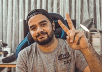 مقبول ترین پاکستانی  وی لاگر عرفان جونیجو یوٹیوب کی پوسٹ پر