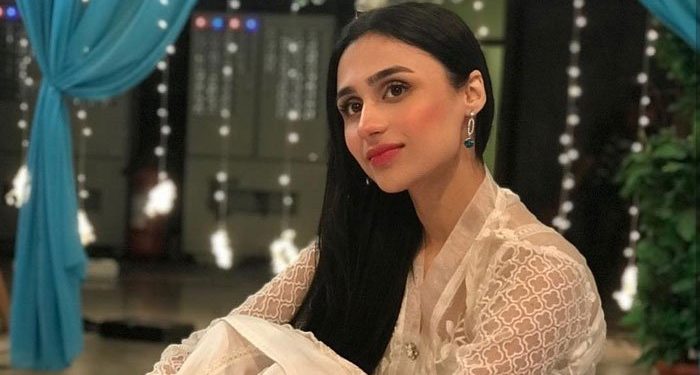 ٹی وی فنکارہ اور ماڈل مشال خان کو تیزاب گردی کی دھمکی