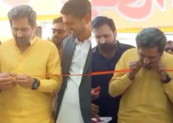 فیاض الحسن چوہان کے دانت قینچی سے بھی تیز