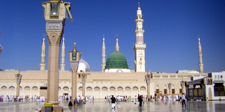 حرمین شریفین کو مکمل طور پر کھولنے کا فیصلہ