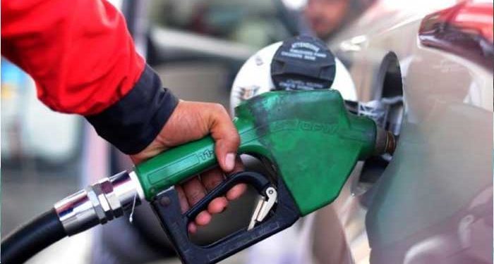 طوفان سے پہلے پیٹرولیم مصنوعات کی قیمتوں میں اضافے کا سیلاب