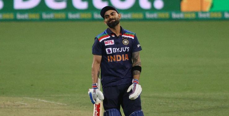 پٹاخے نہیں مٹھائی، کوہلی کے مشورے پر بھارتی آگ بگولہ