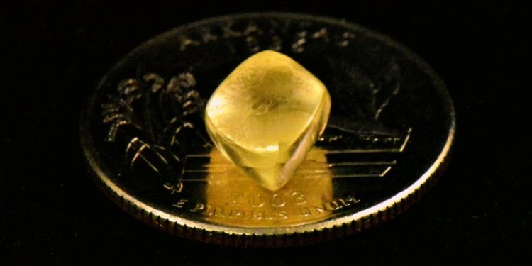 رنگ بدلنے والے نایاب ہیرے کی دریافت