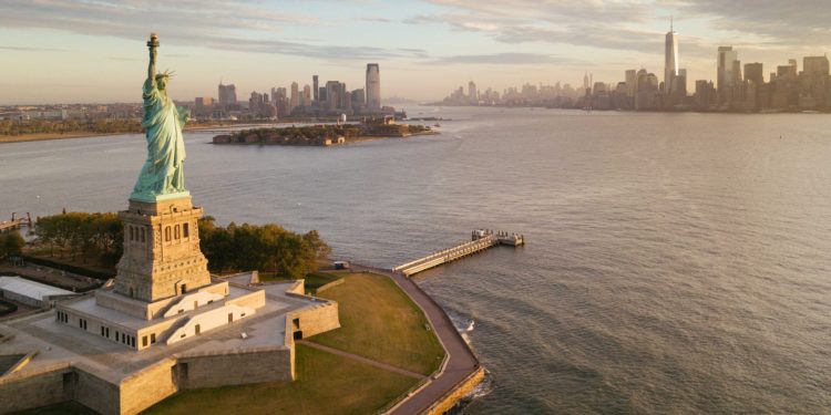 80ہزار گرین کارڈز کے ضائع ہونے کا خطرہ