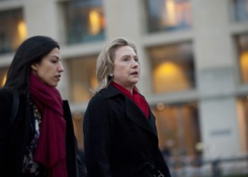 ہیلری کلنٹن کی معاون ہما عابدین کا  سینیٹر پر جنسی ہراسانی کا الزام