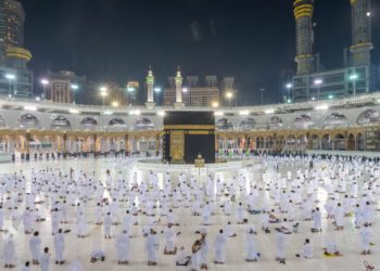 حرمین شریفین کو مکمل طور پر کھولنے کا فیصلہ