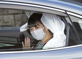 تخت و تاج کو ٹھکرا کر ایک عام سی شادی