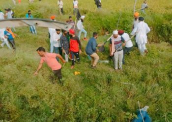 بھارتی یونین منسٹر کے بیٹے نے احتجاجی کسانوں کو گاڑی سے کچل ڈالا