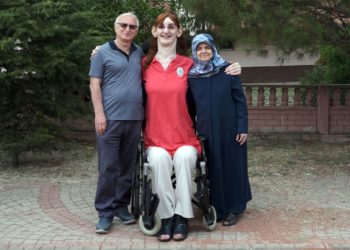 دنیا کی سب سے طویل القامت ترک خاتون