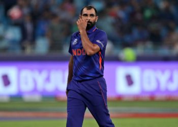 ایک خراب بالنگ پر محمد شامی ’غدار‘ بن گئے