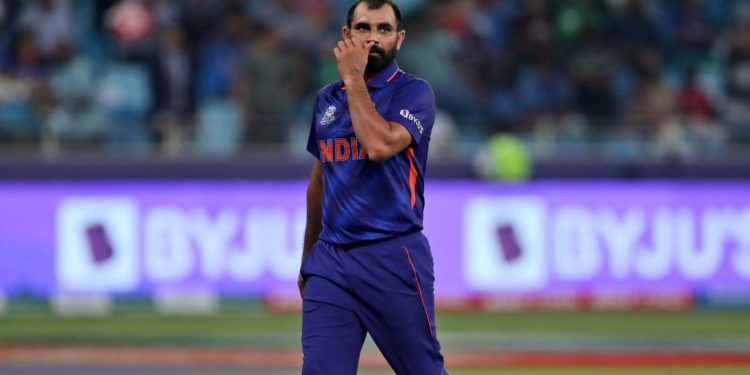 ایک خراب بالنگ پر محمد شامی ’غدار‘ بن گئے