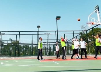 طیب اردگان کا  وزرا اور مشیروں کے ساتھ باسکٹ بال میچ