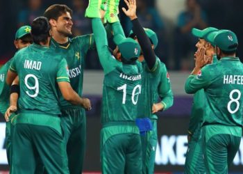 اور پھر پاکستان سیمی فائنل میں پہنچ گیا