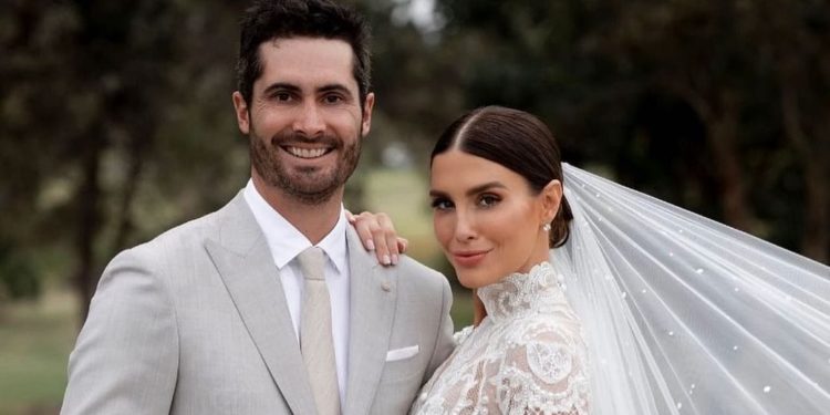 آسٹریلیا کا دورہ پاکستان اور سابق مس آسٹریلیا خوشی سے نہال