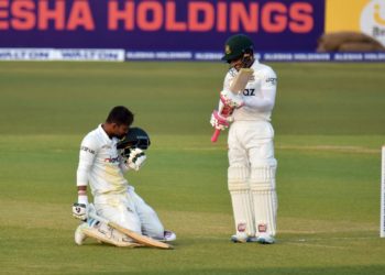 مشفق الرحیم اور لنٹن داس کے سامنے پاکستانی بالرز بے بس اور لاچار