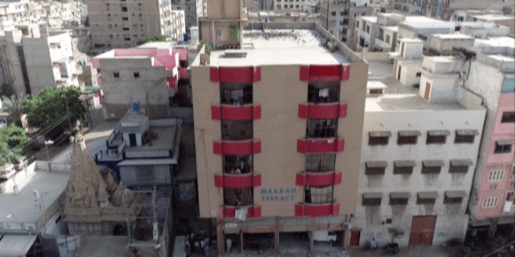 مکہ ٹیرس کو توڑنے کا کام شروع