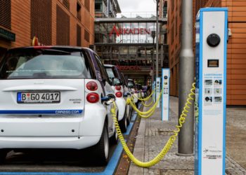 ناروے کا ایندھن کاروں کا استعمال 2025میں ختم کرنے کا فیصلہ