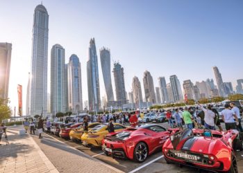      دبئی میں جدید اسپورٹس کارز کی کہکشاں