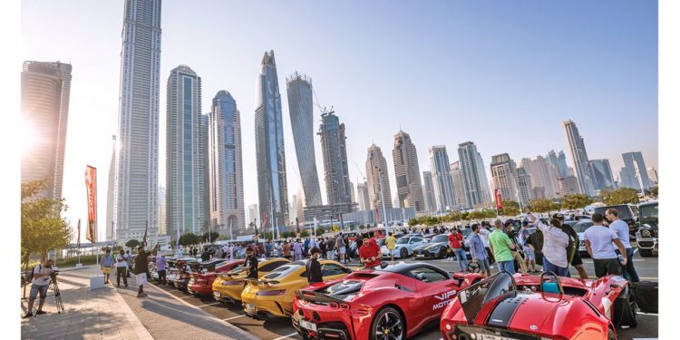      دبئی میں جدید اسپورٹس کارز کی کہکشاں