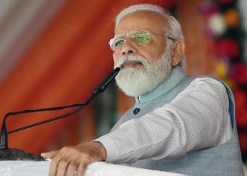 پرامن کسانوں کی جیت، مودی گھٹنے ٹیکنے پر مجبور، زرعی قوانین واپس