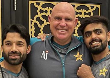 ہیڈن اسلام سے متاثر،  محمد رضوان نے  قرآن کا تحفہ دیا