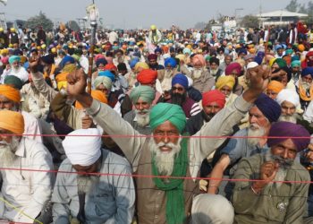 پرامن کسانوں کی جیت، مودی گھٹنے ٹیکنے پر مجبور، زرعی قوانین واپس