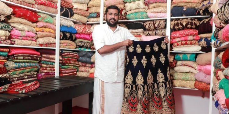 ’ ڈریس بینک‘۔۔۔ غریب لڑکیوں کا سہارہ