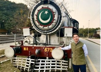 برطانوی ہائی کمشنر کی گولڑہ ریلوے اسٹیشن کے میوزیم کی سیر