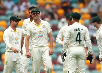 ایشز سیریز: کپتان پیٹ کمنز کی تباہ کن بالنگ، انگلینڈ 147رنز پر ڈھیر