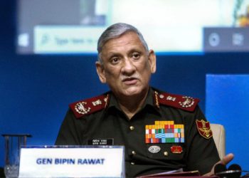 بپن راوت ہلاک ہوچکے ہیں، سابق بھارتی لیفٹیننٹ کا دعویٰ