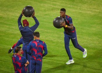 ویسٹ انڈیز کے مزید 5 ارکان کورونا سے متاثر، میچ کے لیے11 کھلاڑی کم پڑگئے