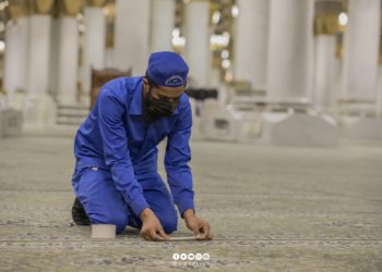 حرمین شریفین میں سماجی دوری کے اسٹیکر دوبارہ لگادیے گئے