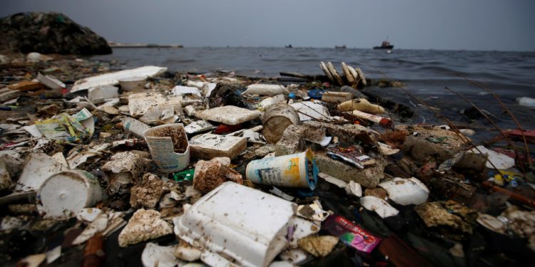 دنیا میں پلاسٹک آلودگی پھیلانے کا ذمہ دار کون سا ملک ہے؟