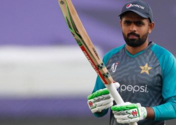 مسلسل خراب پرفارمنس بابراعظم آئی سی سی درجہ بندی میں نیچے