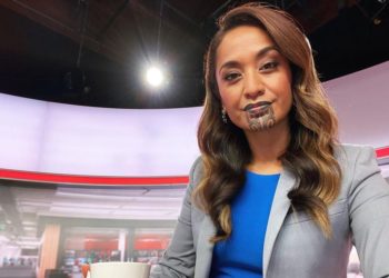 اورینی کیپرا: چہرے پر قبائلی ٹیٹو بنواکر خبریں پڑھنے والی نیوز اینکر