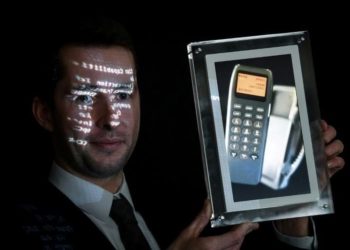 دنیا کا پہلا موبائل ٹیکسٹ ایک لاکھ20 ہزار یورو میں نیلام