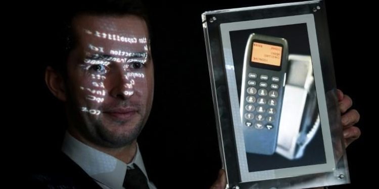 دنیا کا پہلا موبائل ٹیکسٹ ایک لاکھ20 ہزار یورو میں نیلام