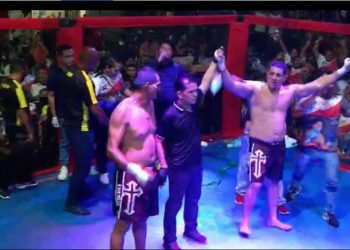 سیاسی بحث اکھاڑے تک جا پہنچی، دو سیاستدان آمنے سامنے