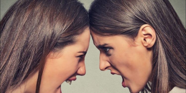 کتے کے بجائے خاتون نے خاتون کو کاٹ لیا