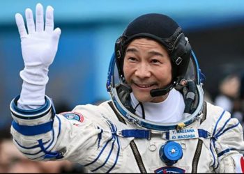 جاپانی ارب پتی 12خلائی سفرکے بعد زمین پر واپس