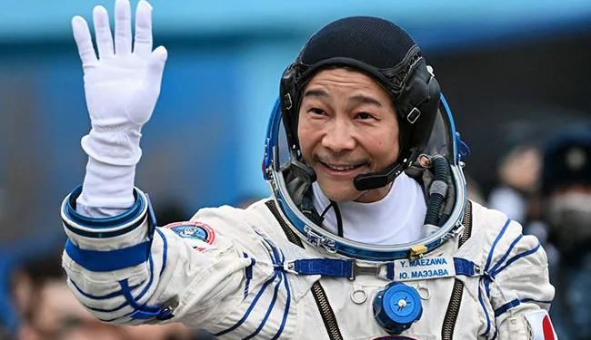 جاپانی ارب پتی 12خلائی سفرکے بعد زمین پر واپس