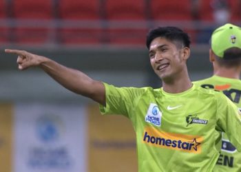 محمد حسنین کا بگ بیش کا پہلا میچ، پہلے ہی اوور میں 3 وکٹیں